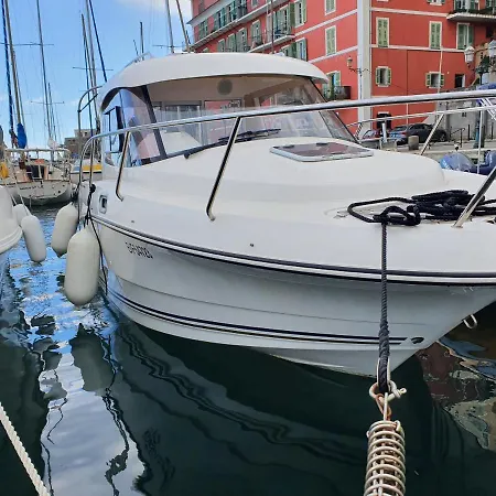 Botel Nuit Insolite Sur Un Bateau